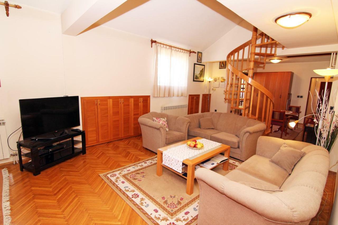 Nobles Apartment 4**** Belgrado Esterno foto