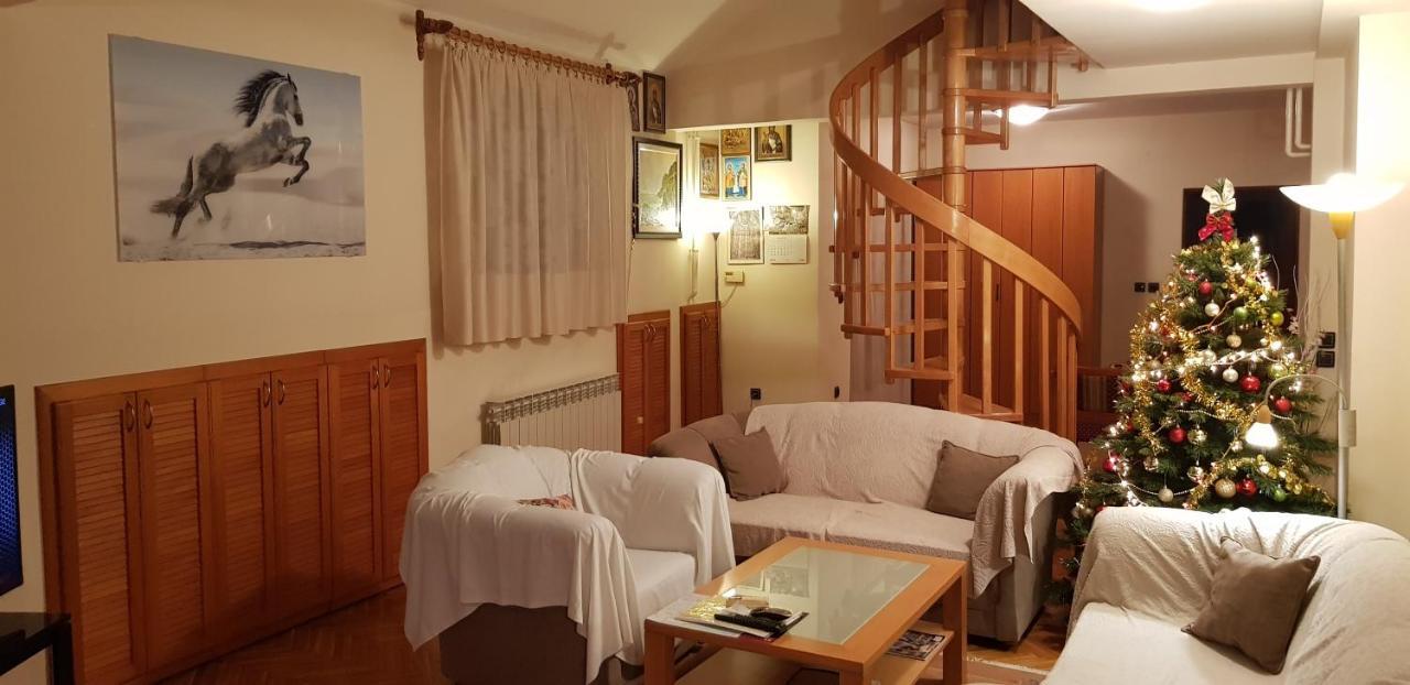 Nobles Apartment 4**** Belgrado Esterno foto